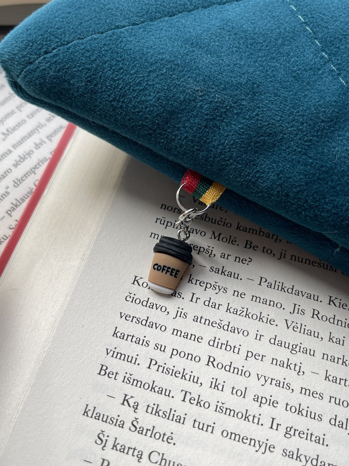 Book sleeves + 2 bookmarks (for free)