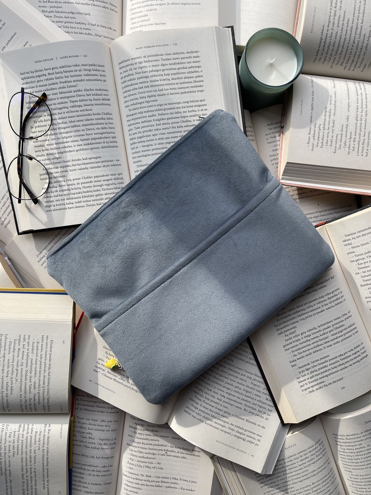 Book sleeves + 2 bookmarks (for free)