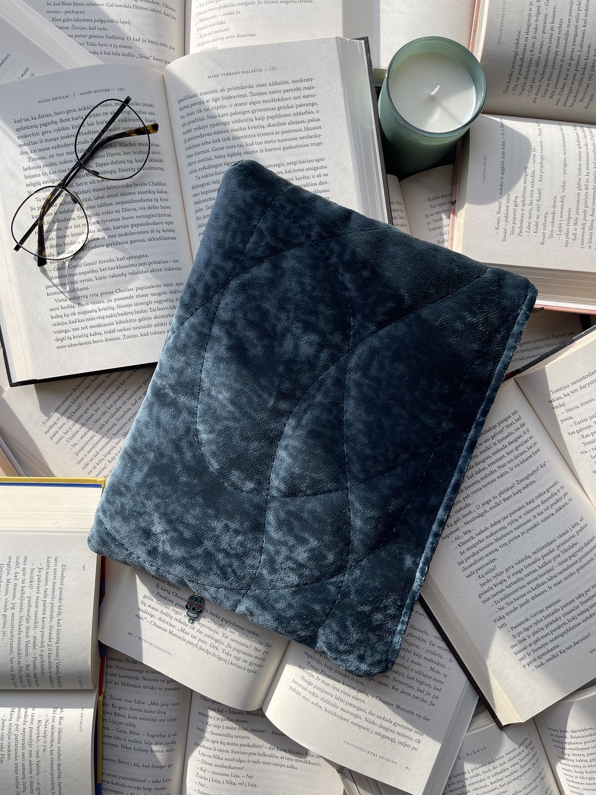 Book sleeves + 2 bookmarks (for free)