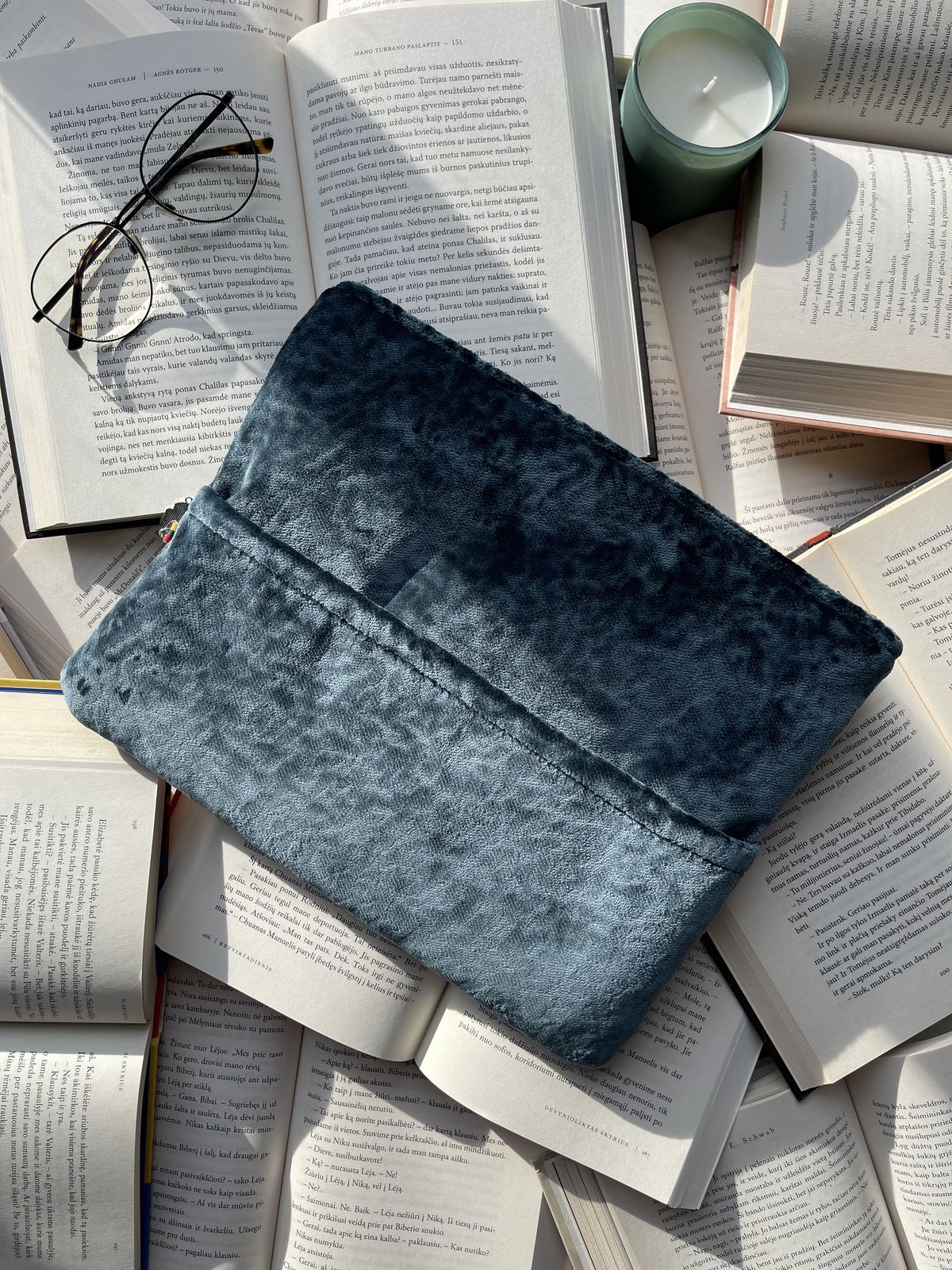 Book sleeves + 2 bookmarks (for free)