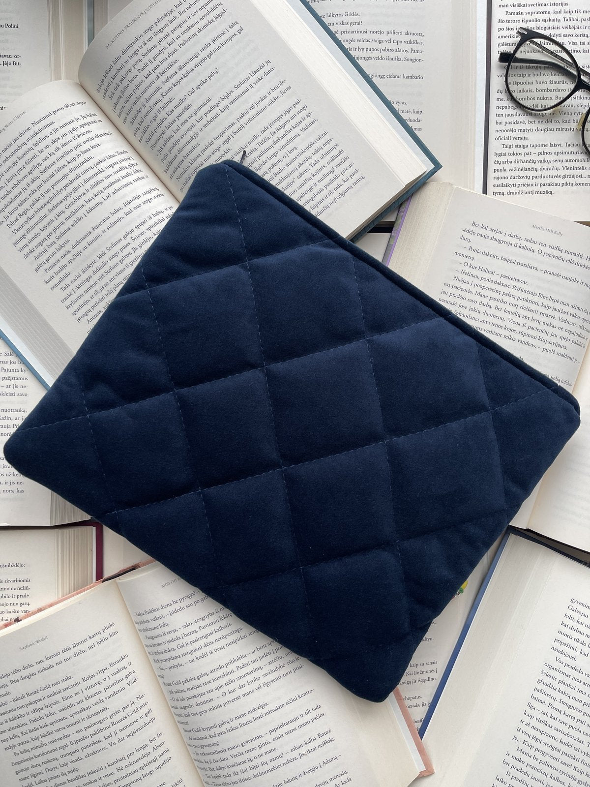 Midnight Library + 2 bookmarks (for free)