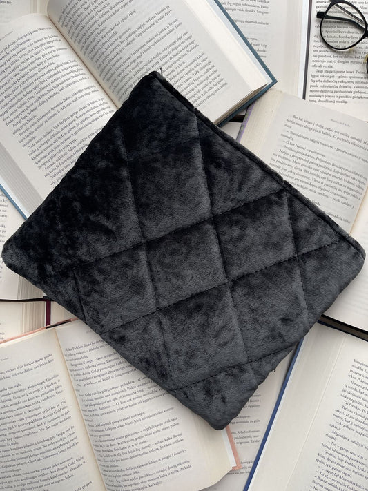 Dark Academia + 2 bookmarks (for free)