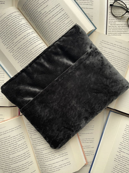 Dark Academia + 2 bookmarks (for free)