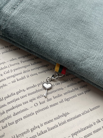 Misty Reads + 2 bookmarks (for free)