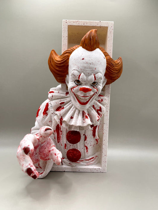Pennywise with hand Booknook