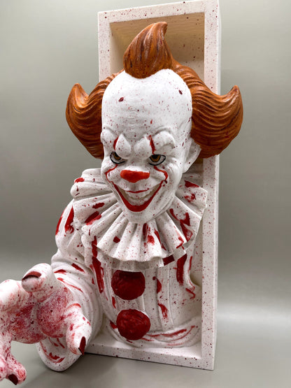 Pennywise with hand Booknook