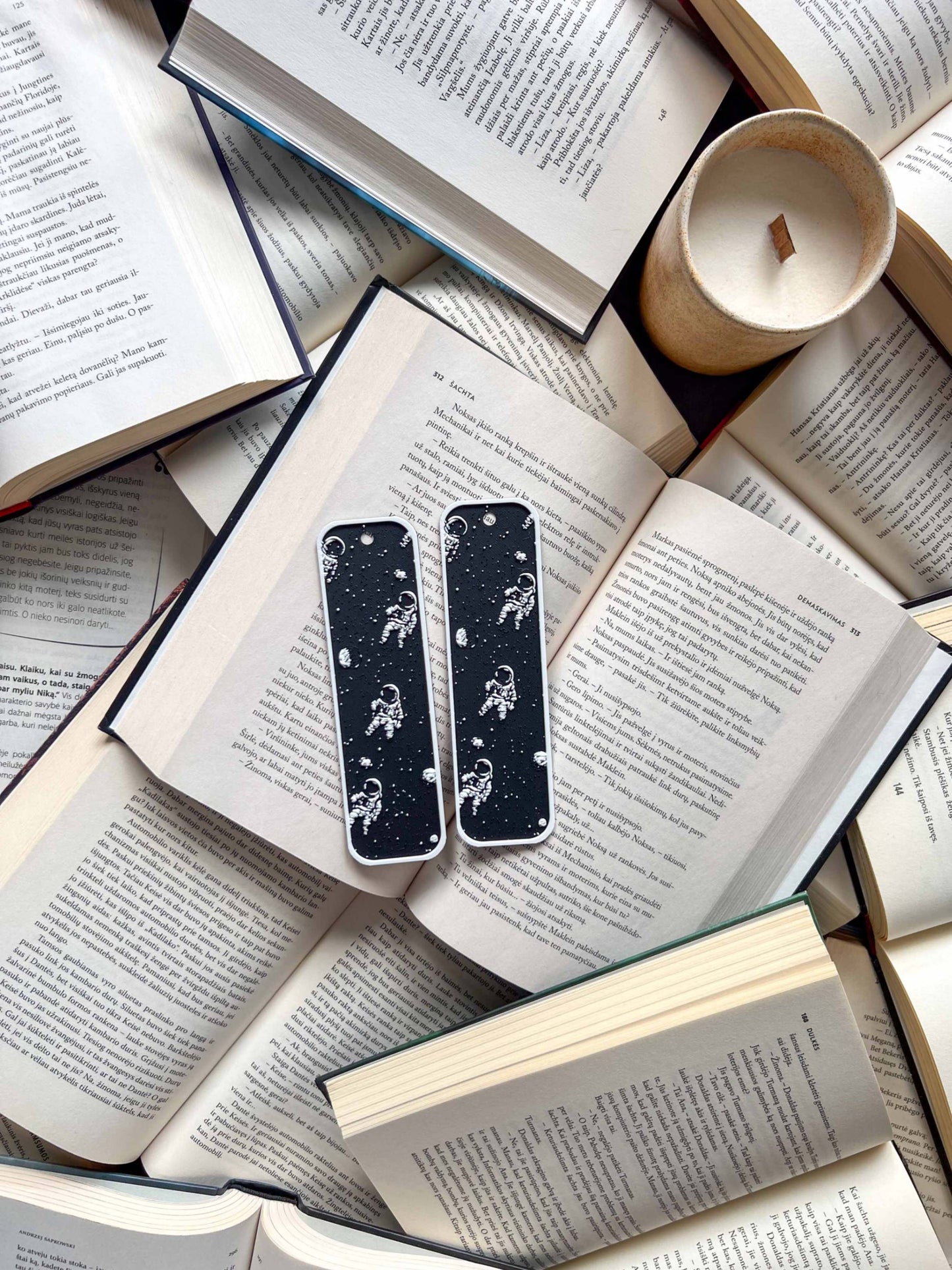 Bookmark "Outer space"